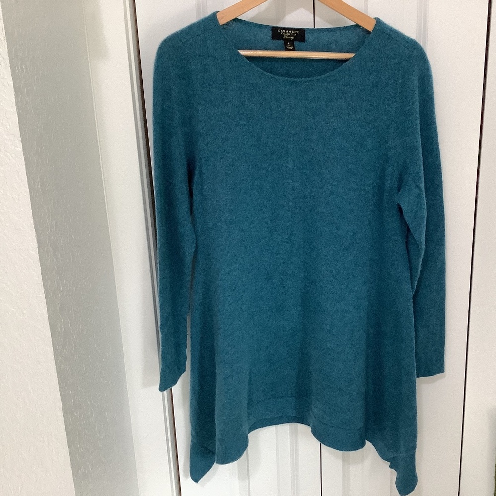 Cashmere Charter Club Luxury Teal sweater with handkerchief hem, size Large